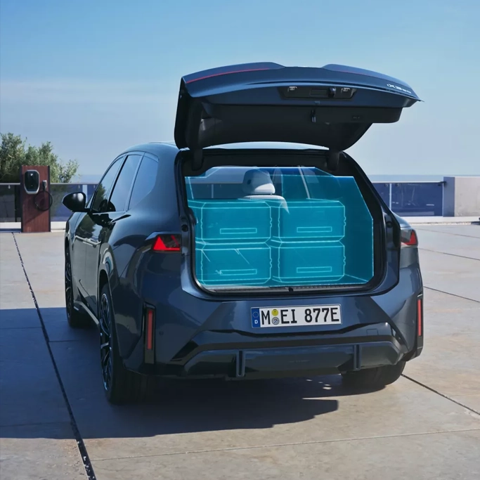 Intérieur du BMW iX3 avec écran tactile et finitions premium