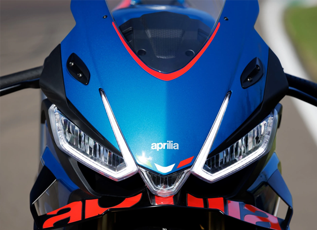 Aprilia RSV4 détail avant