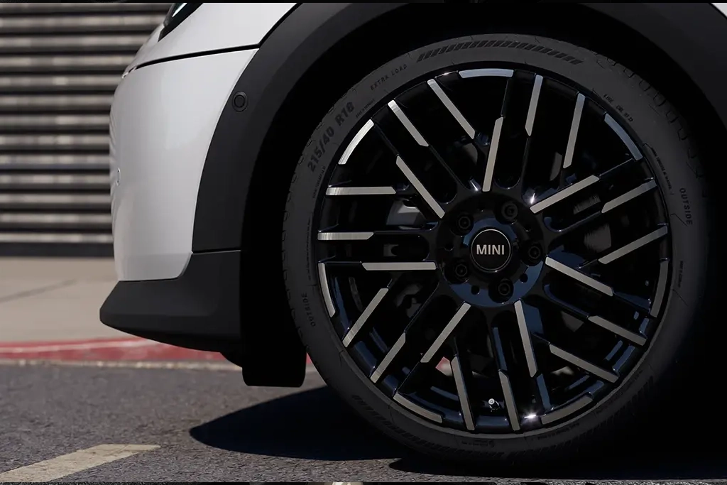 MINI Cooper 5 portes vue jante